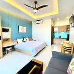 Seven House - Hotel & Apartment
