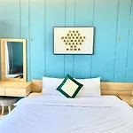 Seven House - Hotel & Apartment